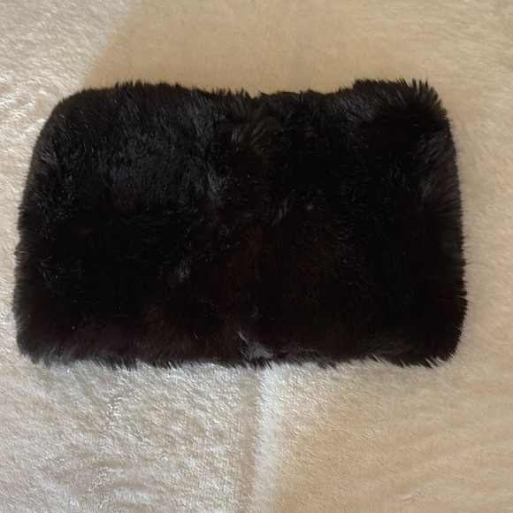 BNWOT Banana Republic faux fur neck wrap Silk Lining - Picture 1 of 8